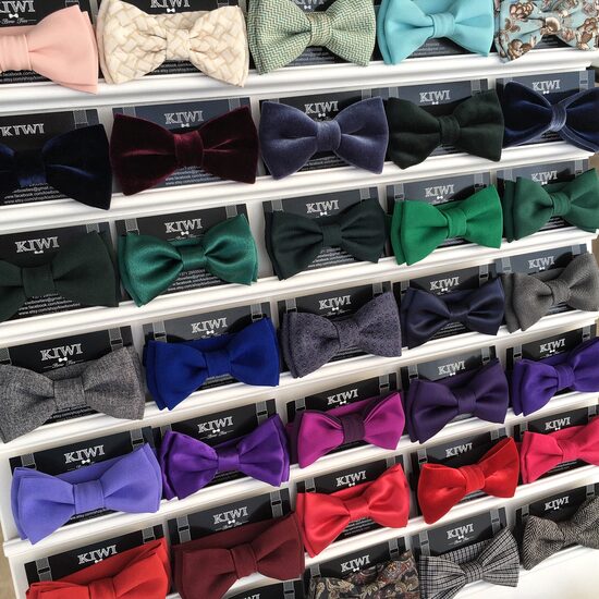 Vīriešu tauriņš jums vēlamajā krāsā